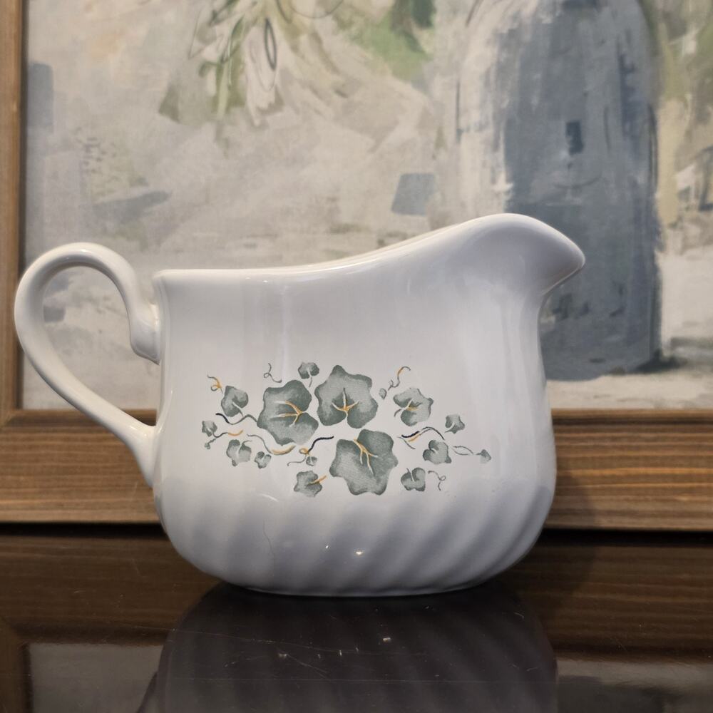 Vintage Corelle Coordinates Calloway Ivy Gravy Boat White Green Ivy - Picture 2 of 2